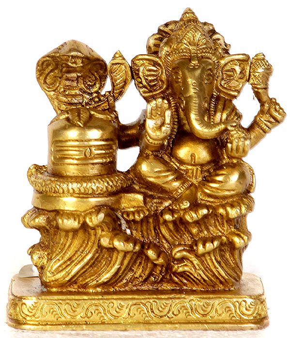 Blessing Ganesha with Serpent Shivalinga