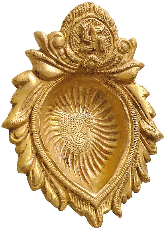 Auspicious Diya in Brass