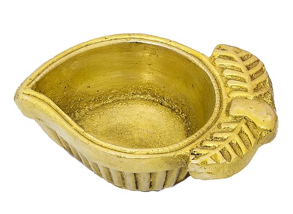 2" Mango Shaped Diya in Brass | Handmade | Made in India