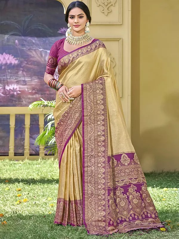 Contrast Broad Border Fancy Wedding Wear Banarasi Silk Saree With Floral Motifs Attractive Pallu