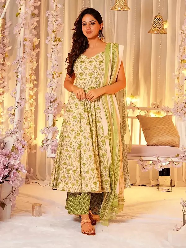 Pure Muslin Digital Floral Print Designer Anarkali Style Festive Wear Kurti And Bottom With Dupatta