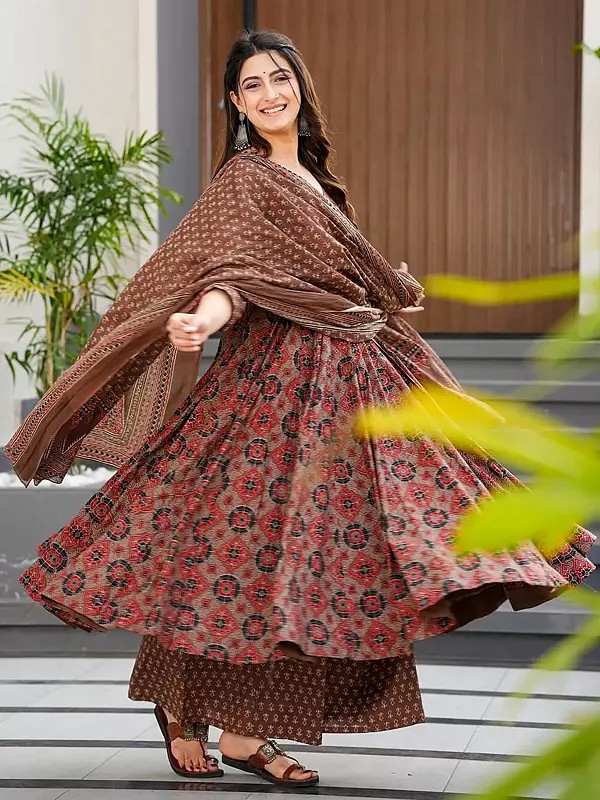 Pure Muslin Fully Flared Digital Print Anarkali Kurti And Bottom With Attractive Dupatta