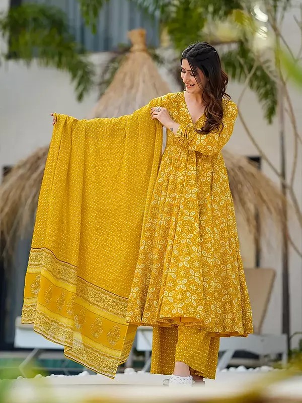 Designer Floral Print And Fully Flared Anarkali Pure Muslin Kurti And Bottom With Dupatta