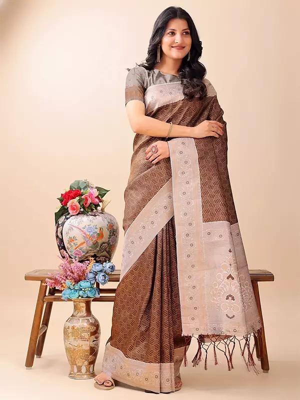 Geometric Pattern All Over Attractive Lichi Silk Saree With Rich Tassels Pallu