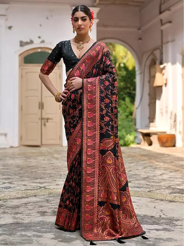 Silk All Over Thread Floral Motifs Stunning Saree With Contrast Tassels Pallu