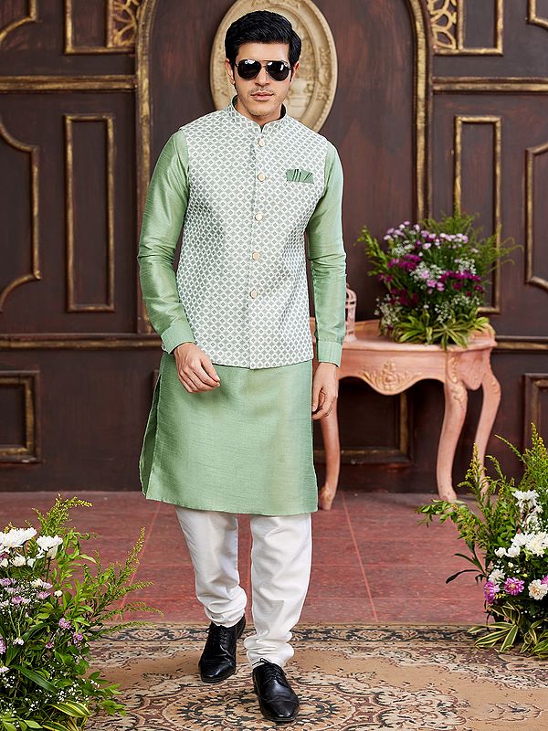 Classic Men's Traditional Art Banarasi Silk Attractive Kurta Pajama With Waistcoat