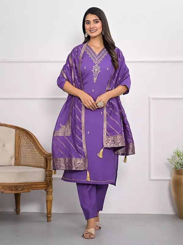 Zari Work Viscose Silk Attractive Festive Wear Kurta Set With Matching Tassels Pallu