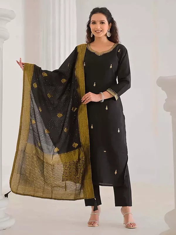 Ethnic Motifs Thread Embroidery Work Festive Wear Viscose Chanderi Kurta Set With Matching Tassels Dupatta