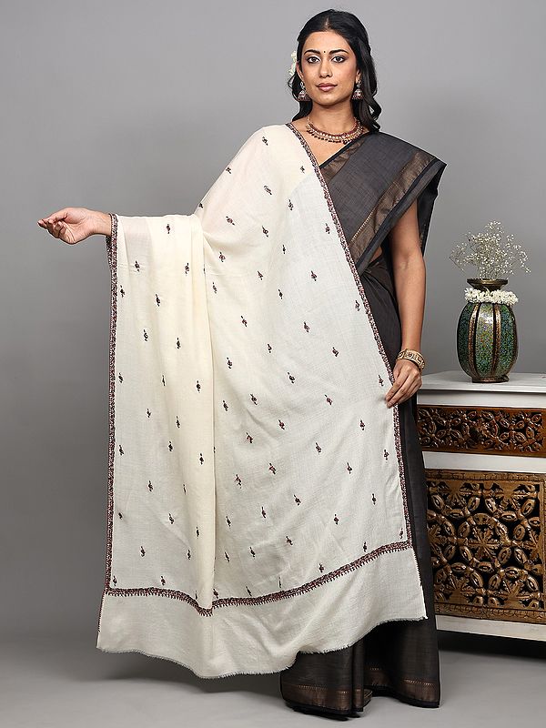 Cannoli-Cream Shawl from Kashmir with Sozni Embroidered Bootis and Thin Border