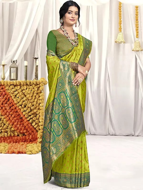 Traditional Wedding Wear Silk Saree With Blouse And Attractive Pallu