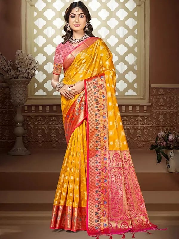 Floral Pattern Silk Saree With Attractive Pallu And Tassel