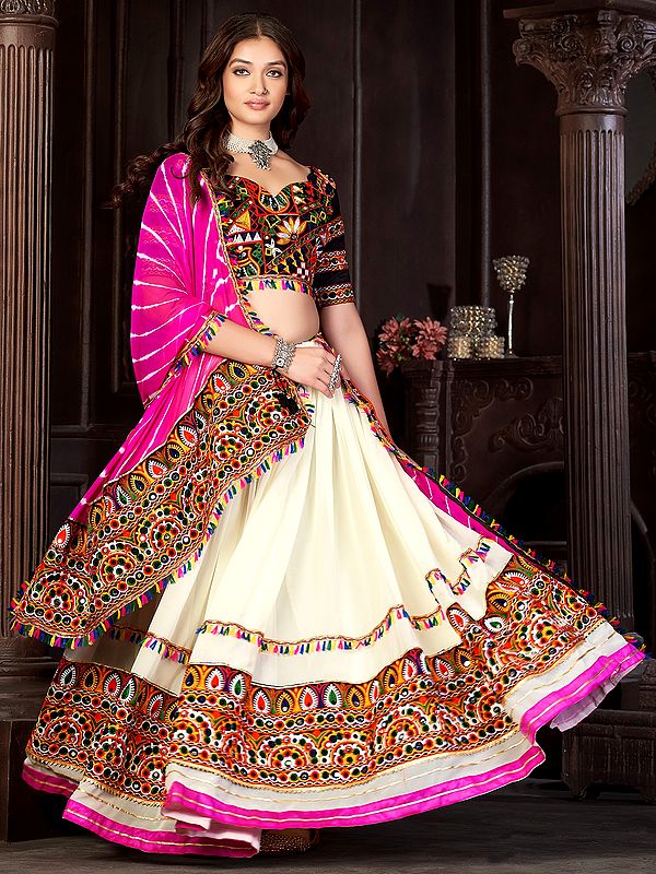 White lehenga with pink dupatta – Shinjini Amitabh Chawla