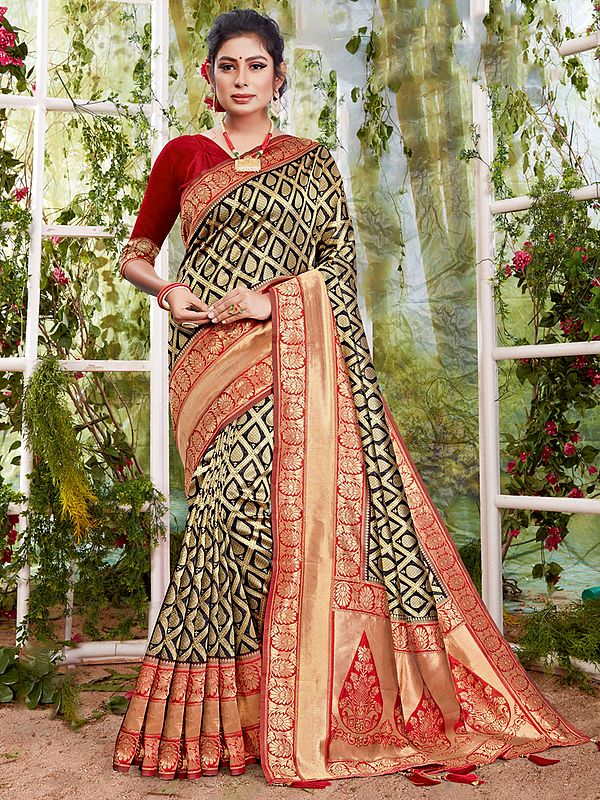 Silk Zari Woven Traditional Saree With Blouse And Floral Vine Pattern Border