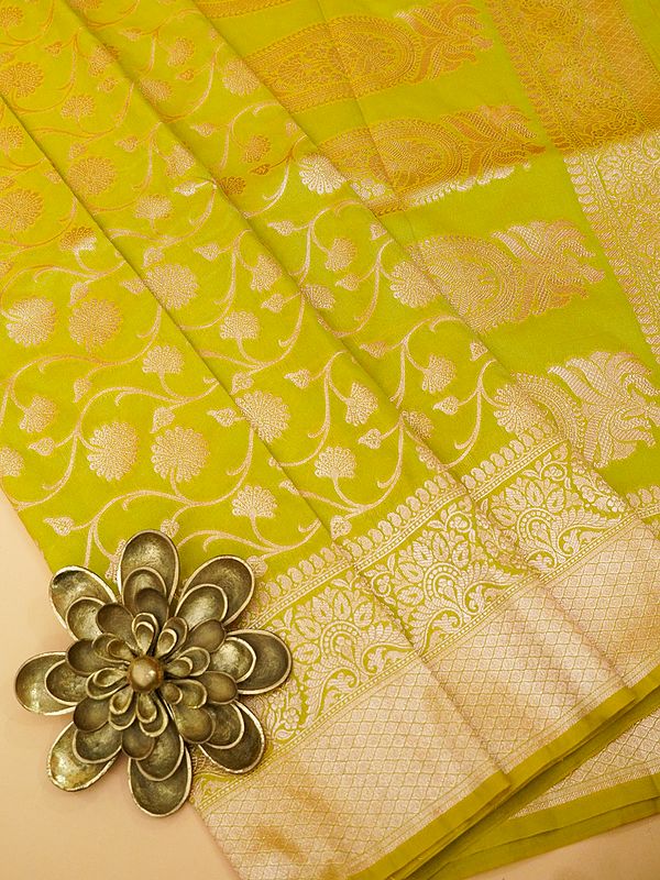 Fragile-Sprout Phool Bail Silk Saree with All-Over Tanchoi Weave