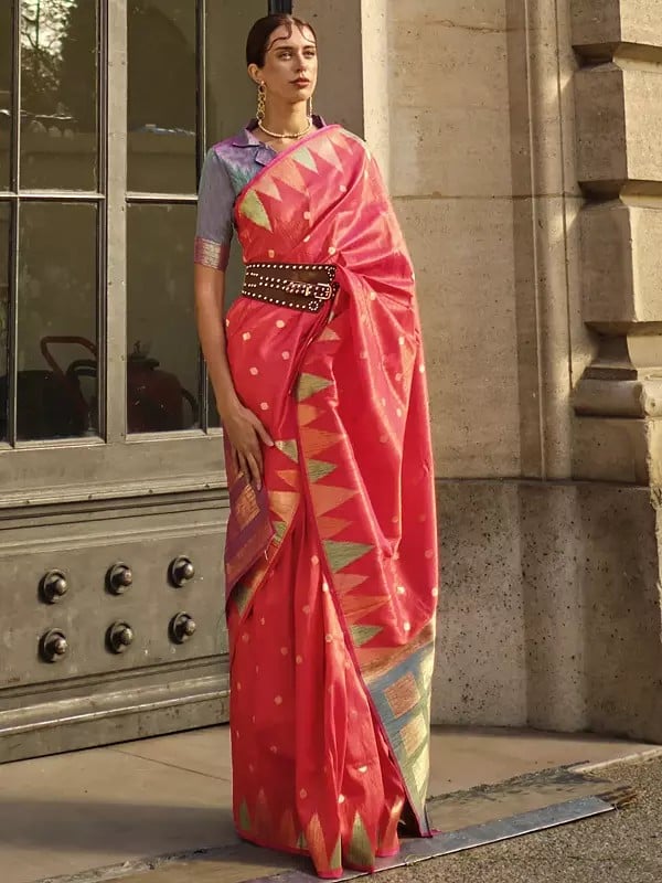 Traditional Wear Handloom Weaving Khadi Silk Saree with Contrast Pallu and Blouse