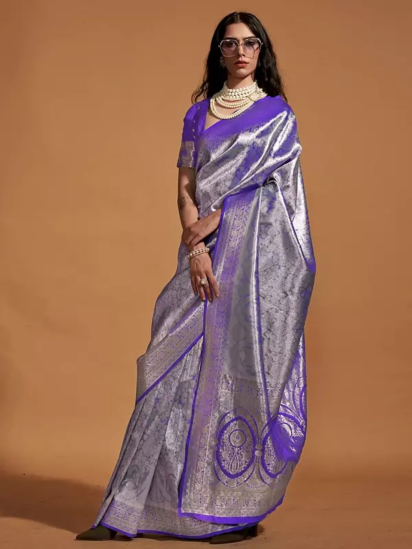 Kanjivaram Weaving Silk Flower Saree with Contrast Pallu Border and Blouse