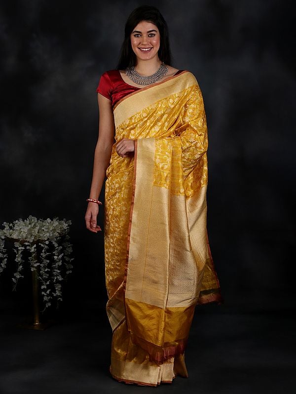 Lemon Banarasi Silk Saree With Elegant All Over Woven Gold Bootis And Heavy Zari Woven Pallu