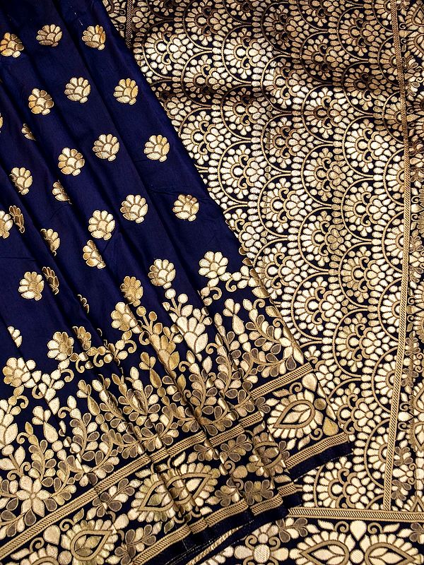 Floral Butta Banarasi Gota Patti Silk Saree With Scalloped Brocade Pattern On The Pallu