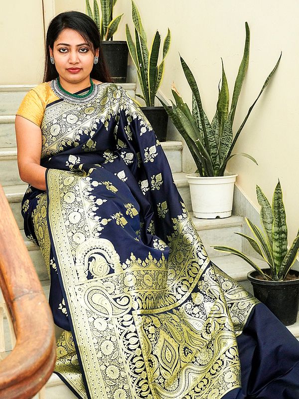 Banarasi Katan-Satin Silk Saree With Phool Butta On The Body And Mango Pattern Pallu