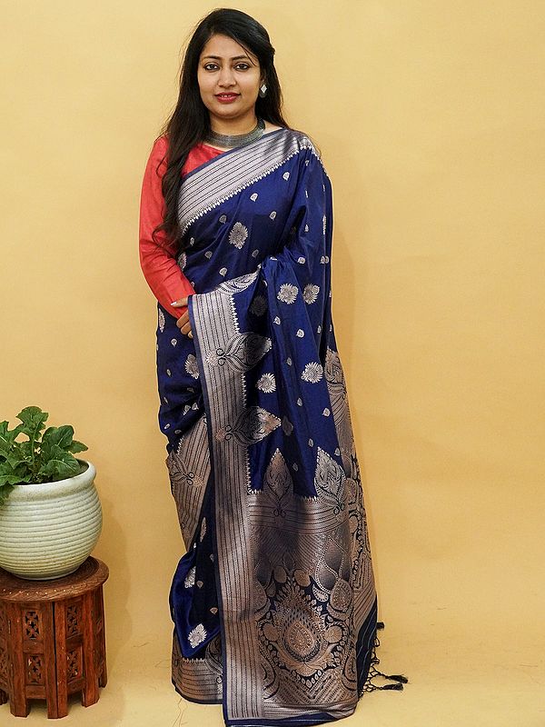 Pashmina Silk Banarasi Saree – Mughal Butta Design with Tassel-Embellished Pallu