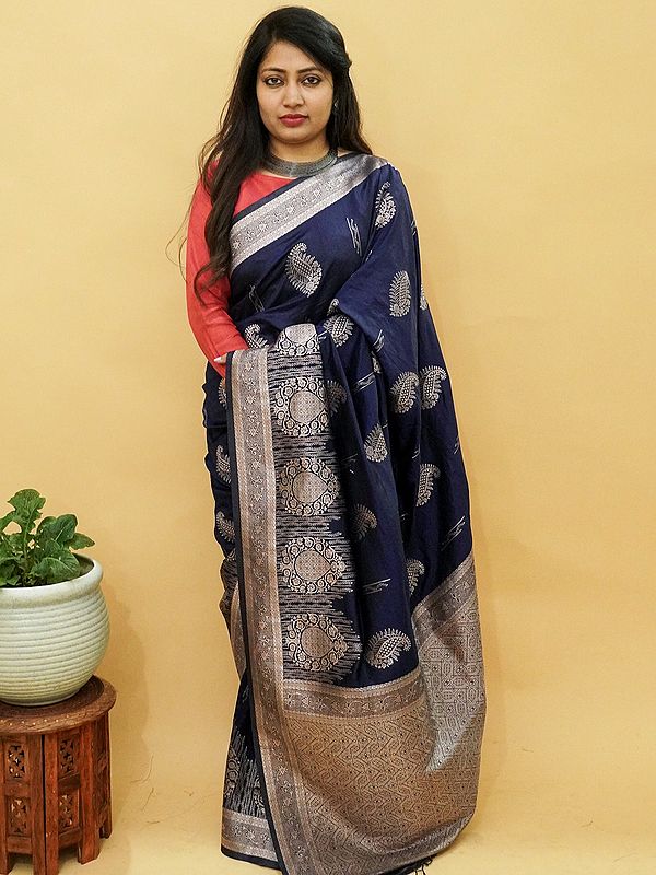 Banarasi Pashmina Silk Saree – Elegant Paisley Motifs with Tassel-Embellished Pallu