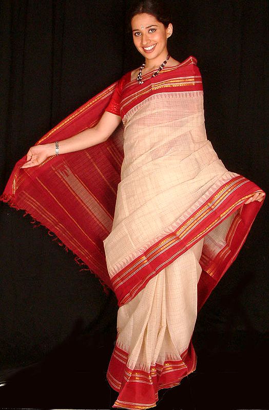 Cream Sari with Maroon Pallau