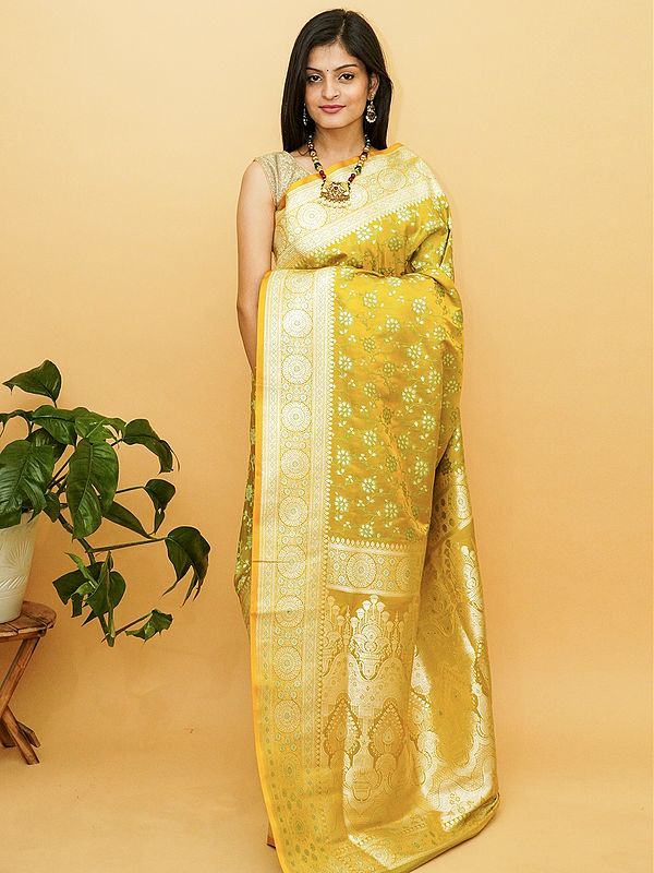 Yellow-Jasmine Resham Phool Jaal Pattern Banarasi Saree With Chakram Motif Border