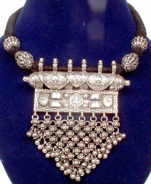 Antiquated Ratangarhi Necklace