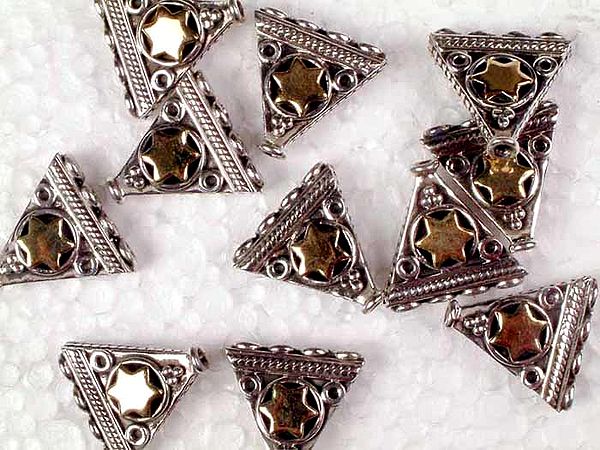 4 Hole 20 mm Triangles Ends with Gold Plated Star
