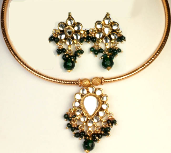 Bottle-Green Kundan Choker Necklace with Earrings